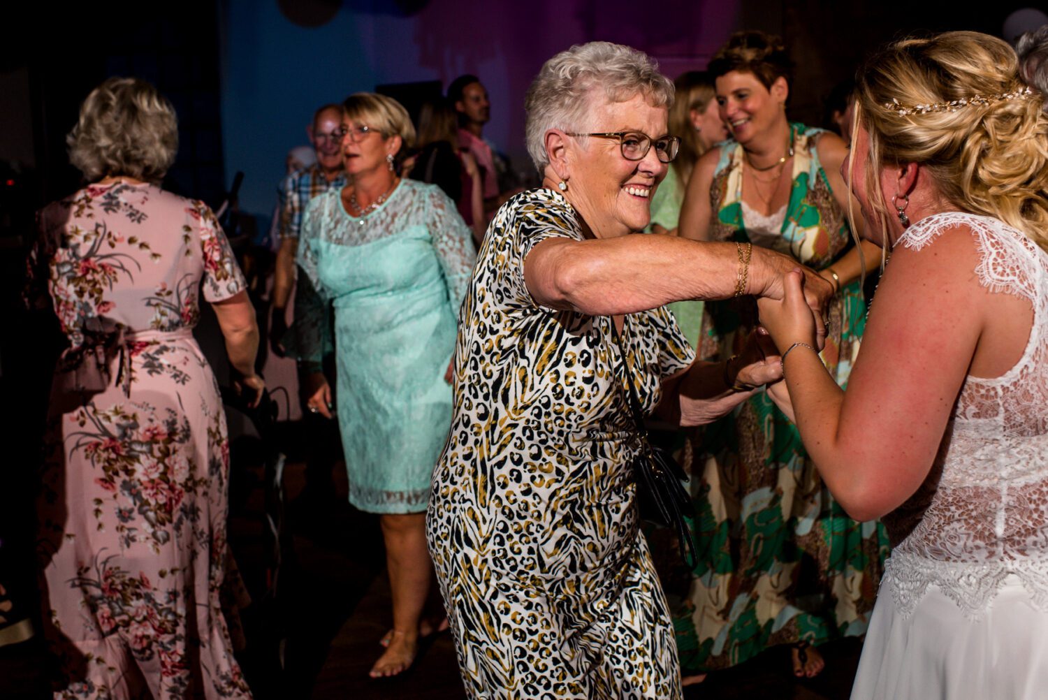 Feestavond trouwfeest journalistieke trouwfotografie