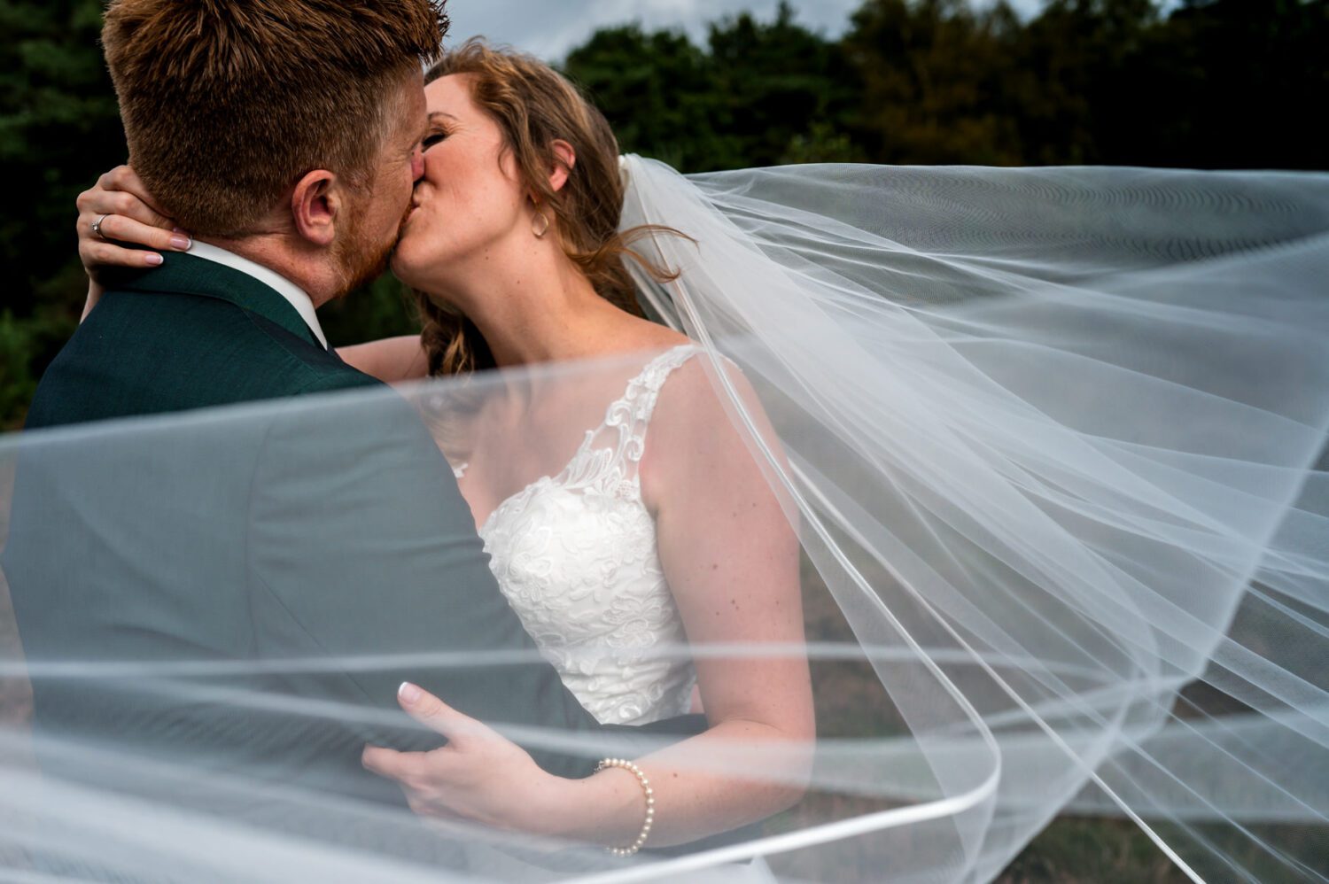 Fotoshoot journalistieke trouwfotograaf landgoed schovenhorst