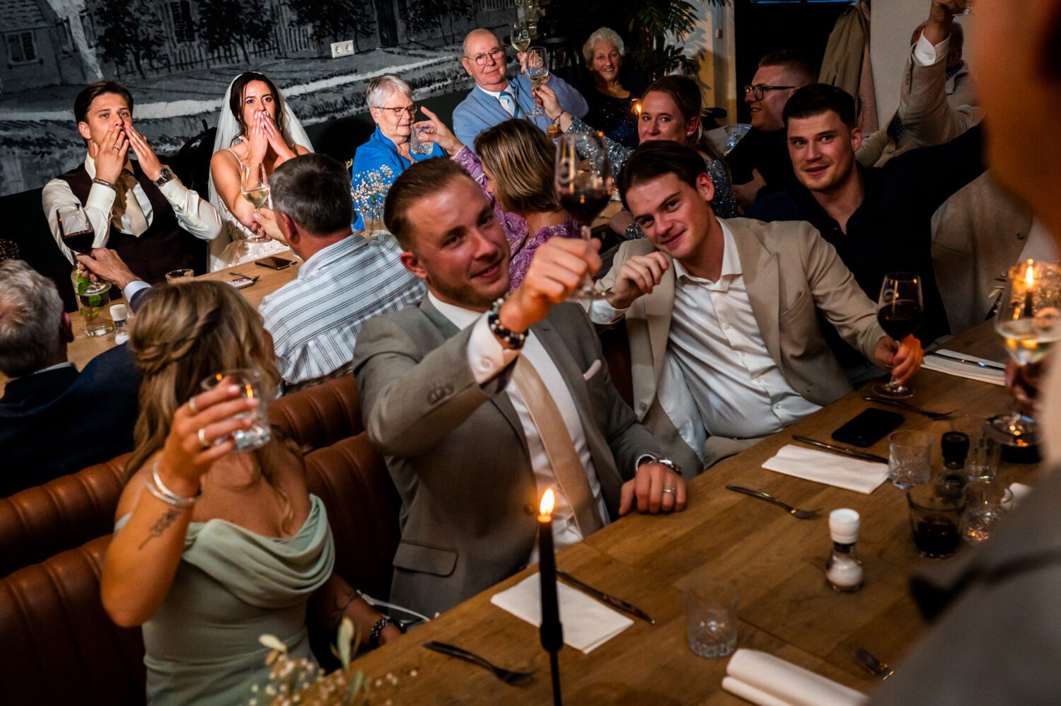 Journalistieke trouwfotografie Utrecht Linda Bouritius Photography Restaurant Dengh